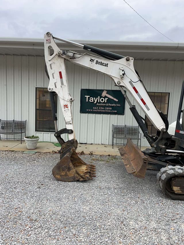 Image of Bobcat E50 equipment image 2