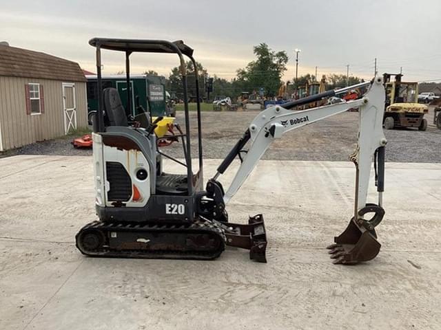 Image of Bobcat E20 equipment image 4