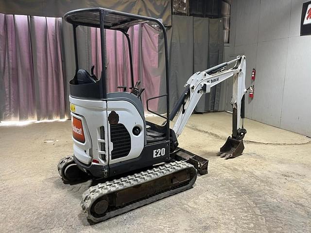 Image of Bobcat E20 equipment image 4