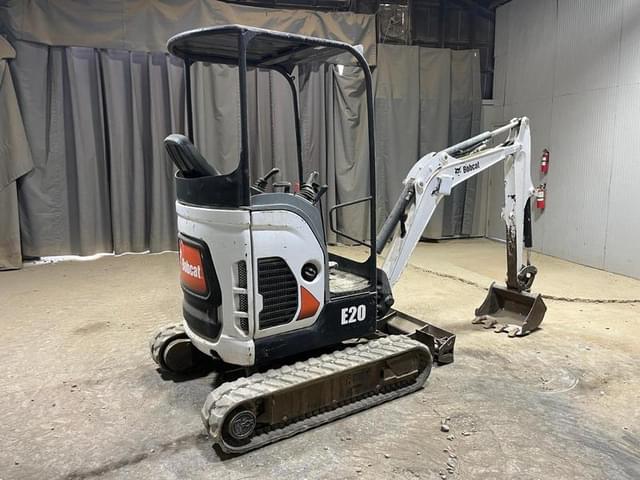 Image of Bobcat E20 equipment image 4