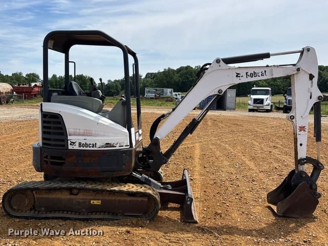 Image of Bobcat E26 equipment image 3