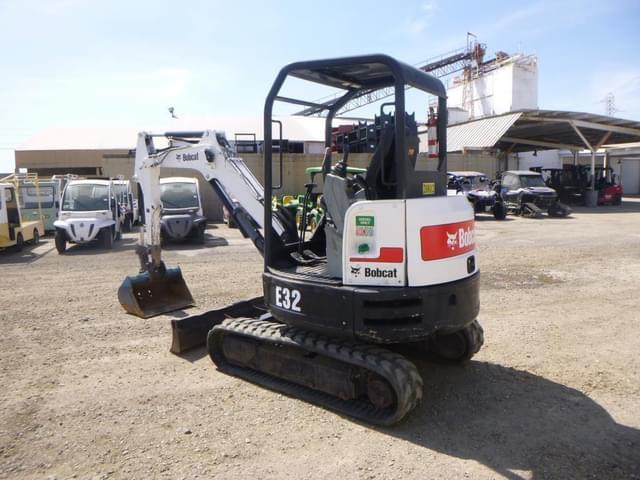 Image of Bobcat E32 equipment image 3