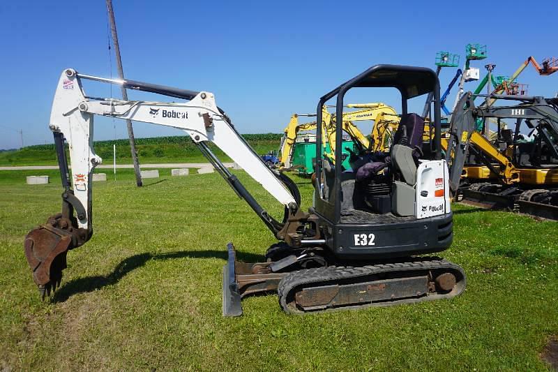 Image of Bobcat E32 Primary image