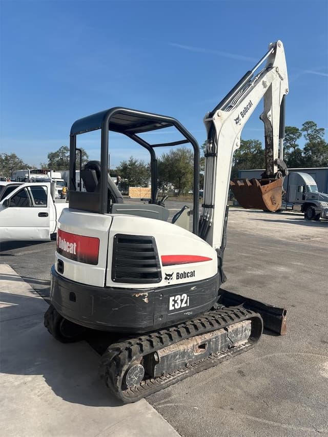Image of Bobcat E32i equipment image 2