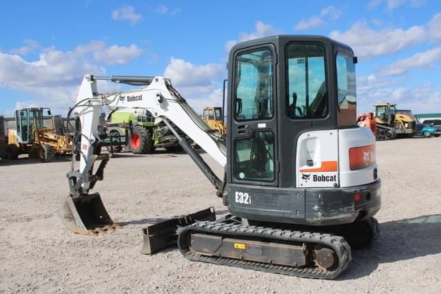 Image of Bobcat E32i equipment image 3