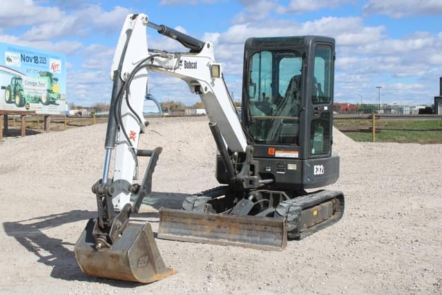 Image of Bobcat E32i equipment image 1