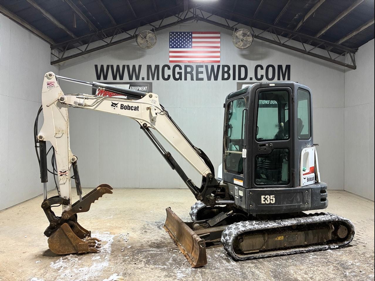 2016 Bobcat E35 Equipment Image0