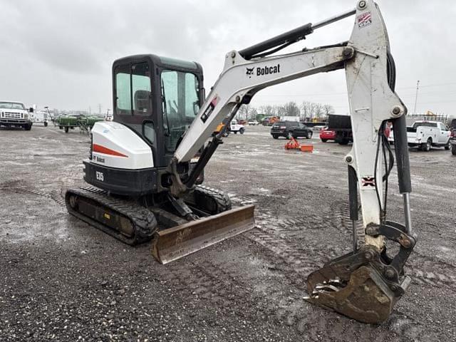 Image of Bobcat E35 equipment image 3