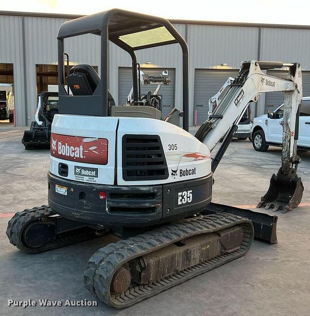 Image of Bobcat E35 equipment image 4