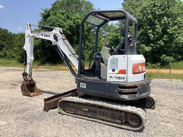Image of Bobcat E35 equipment image 2