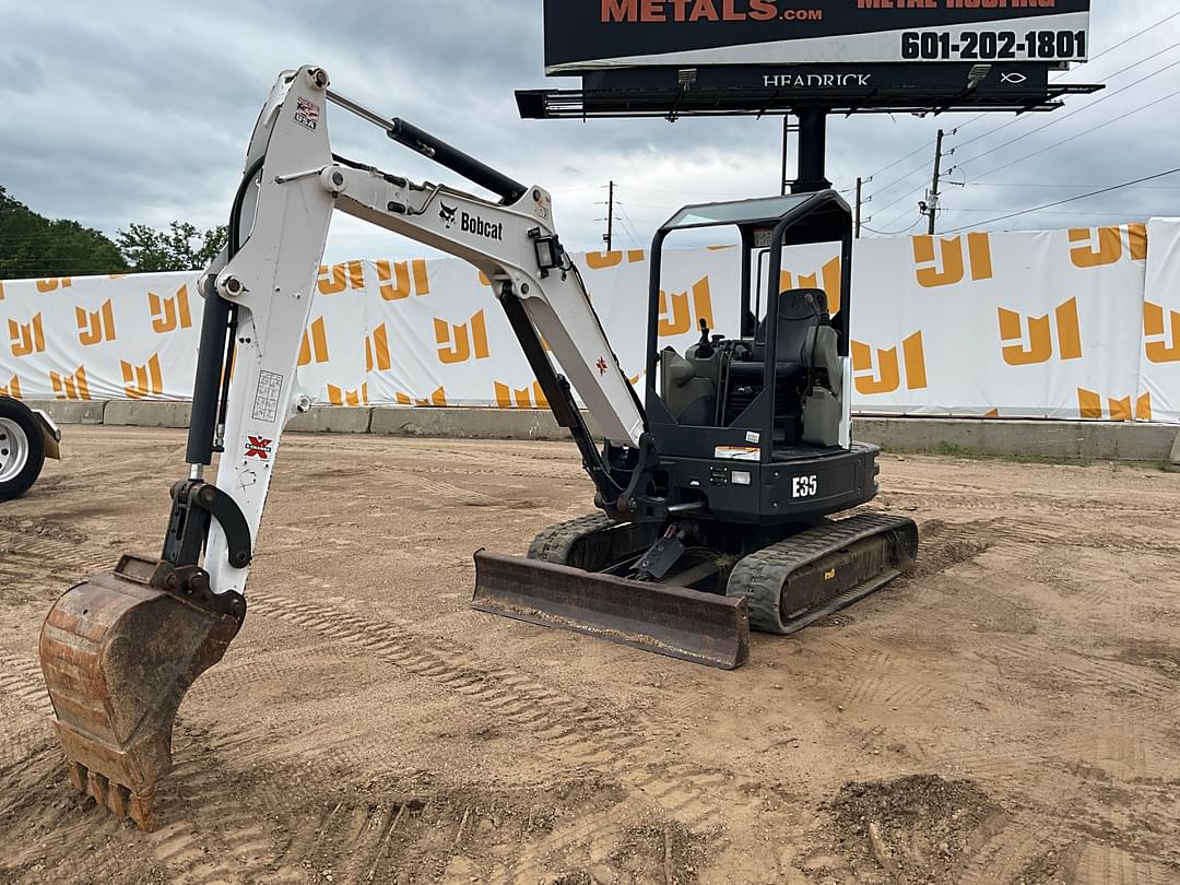 Image of Bobcat E35 Primary image
