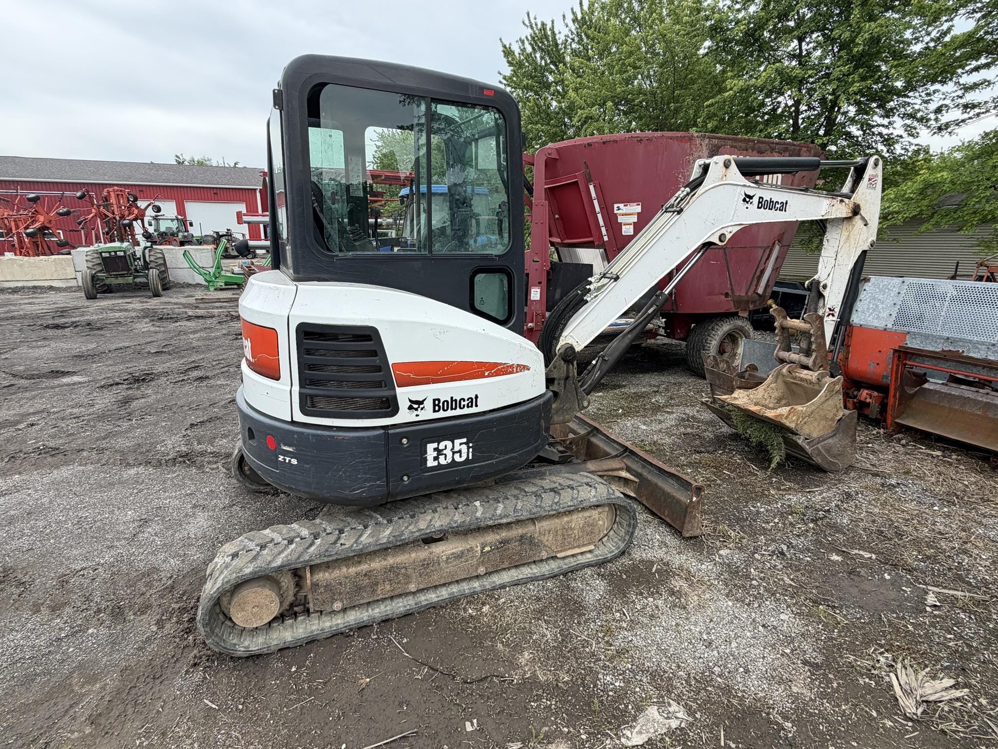 2016 Bobcat E35i Equipment Image0