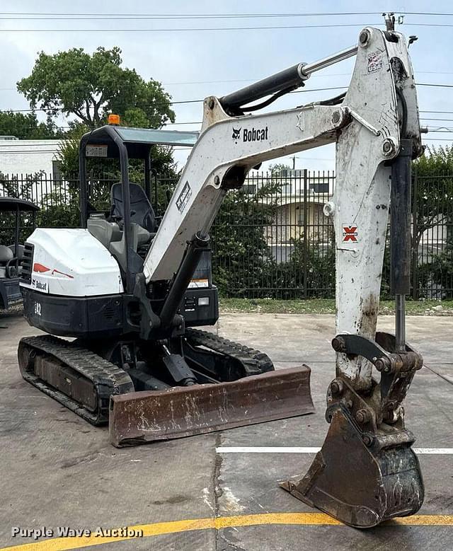 Image of Bobcat E42 equipment image 2