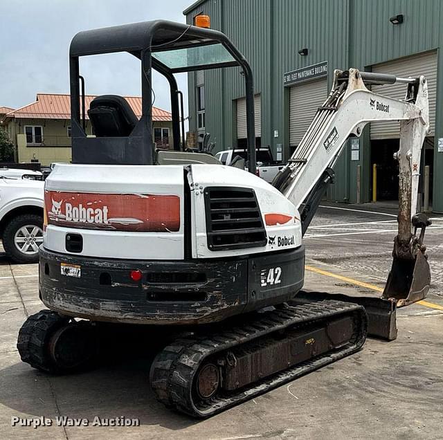 Image of Bobcat E42 equipment image 4