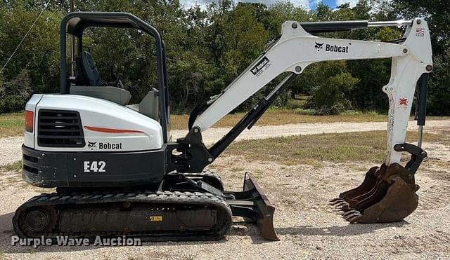 Image of Bobcat E42 equipment image 3