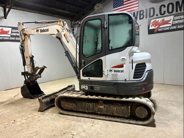 Image of Bobcat E63 equipment image 2