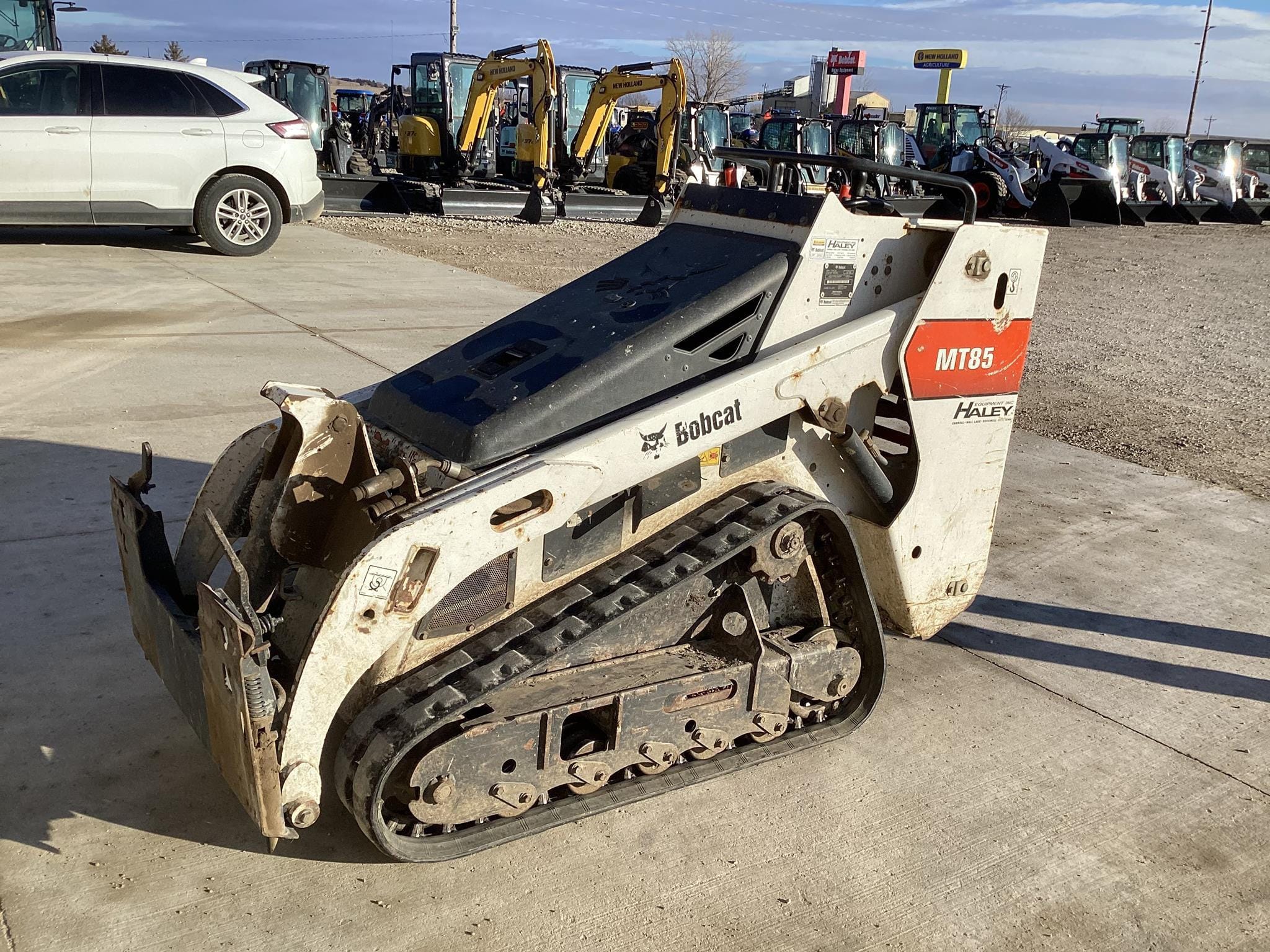 2016 Bobcat MT85 Equipment Image0