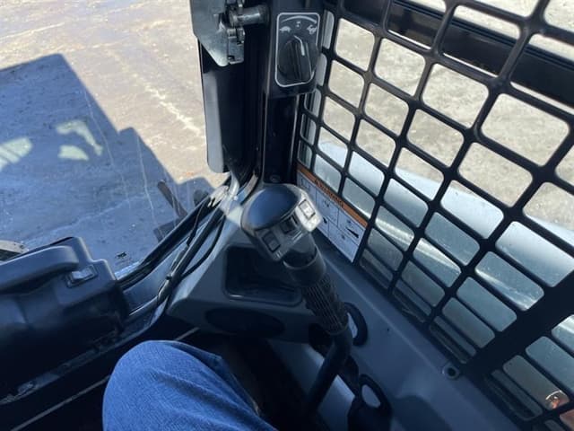 Image of Bobcat S450 equipment image 3