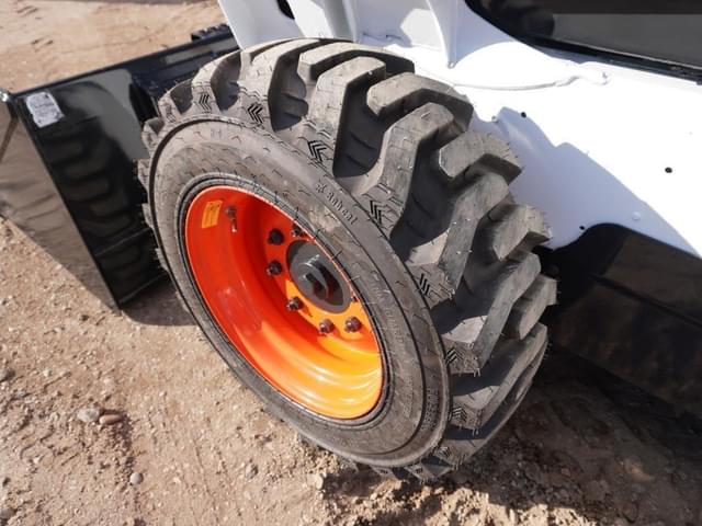 Image of Bobcat S570 equipment image 4