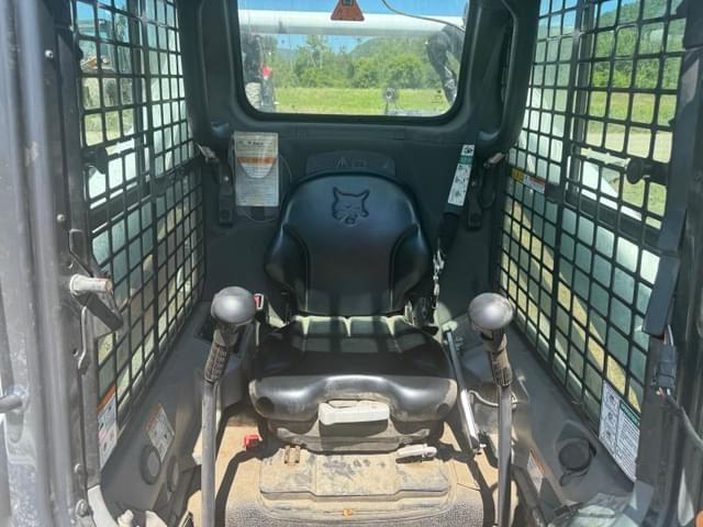 Image of Bobcat S570 equipment image 2