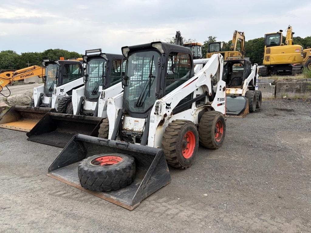 2016 Bobcat S740 Equipment Image0