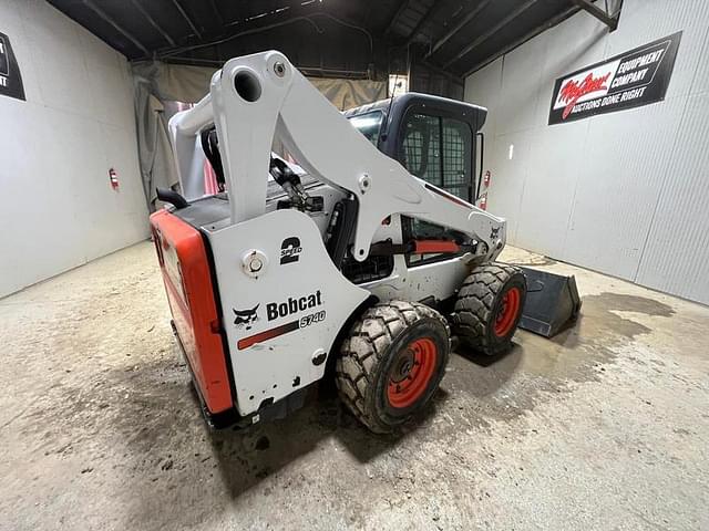 Image of Bobcat S740 equipment image 4