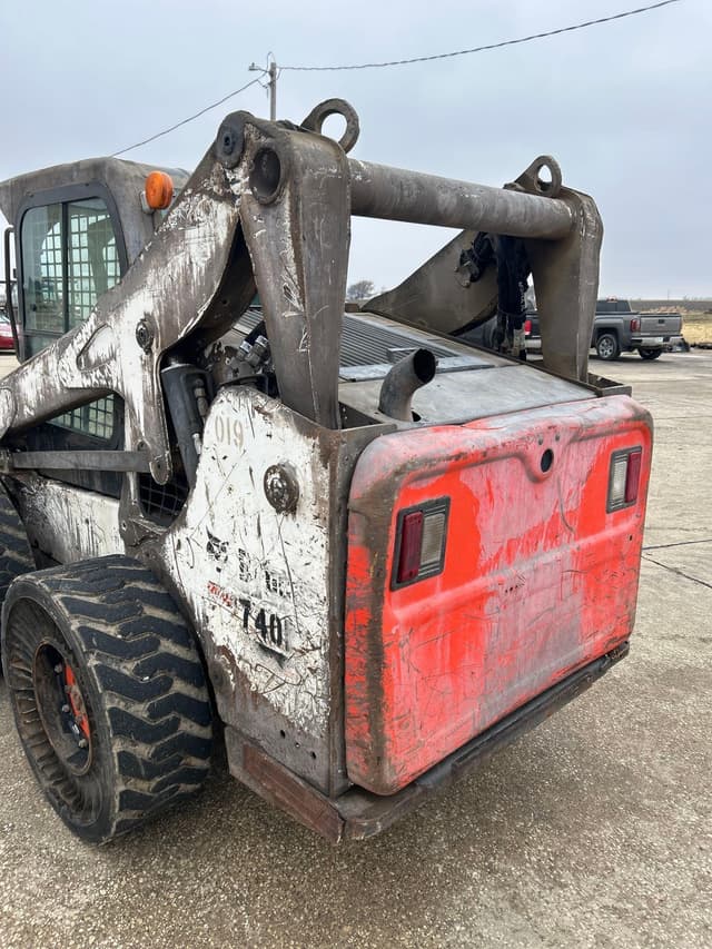 Image of Bobcat S740 equipment image 4