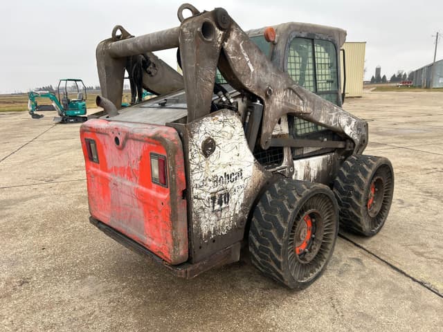 Image of Bobcat S740 equipment image 2