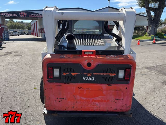 Image of Bobcat S750 equipment image 4