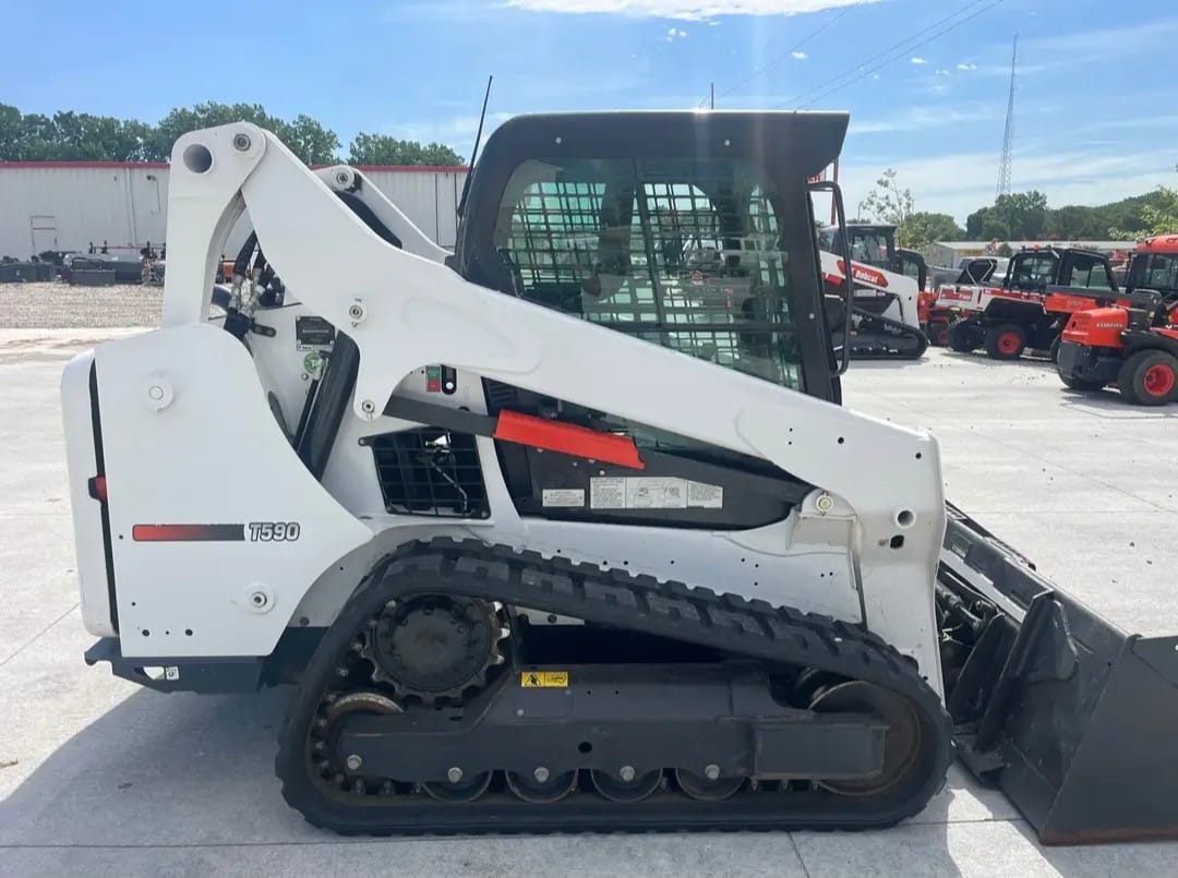 2016 Bobcat T590 Equipment Image0