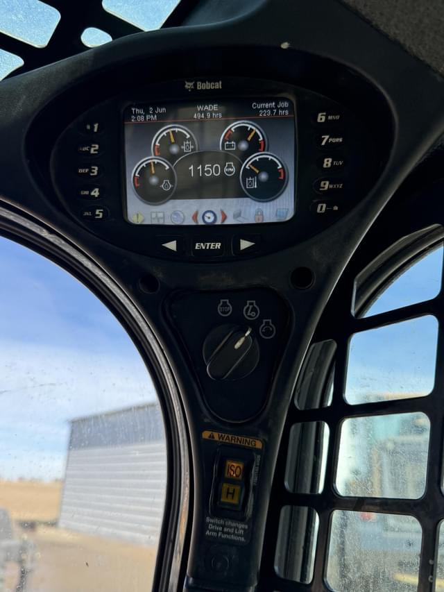 Image of Bobcat T650 equipment image 3