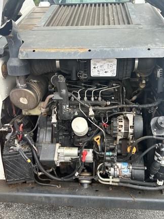 Image of Bobcat T650 equipment image 4