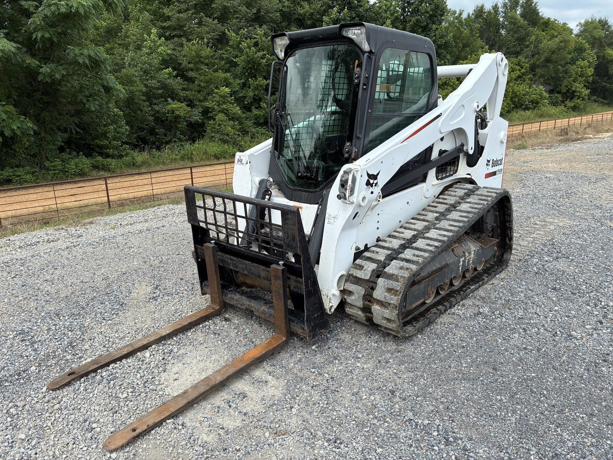 2016 Bobcat T740 Equipment Image0