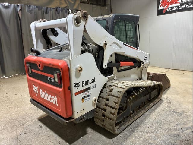 Image of Bobcat T740 equipment image 4