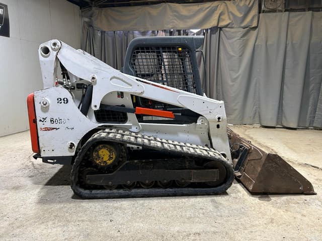 Image of Bobcat T740 equipment image 4
