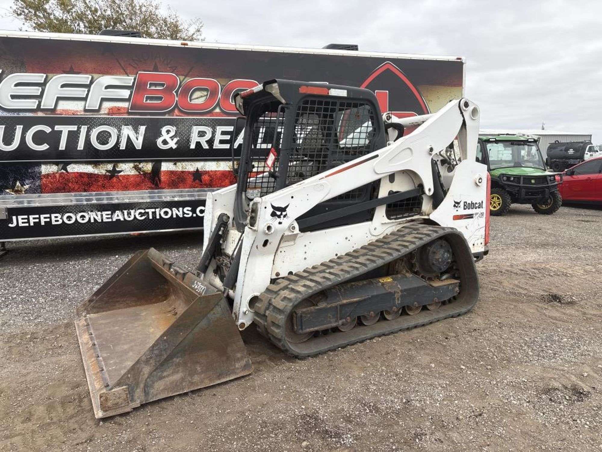 2016 Bobcat T740 Equipment Image0