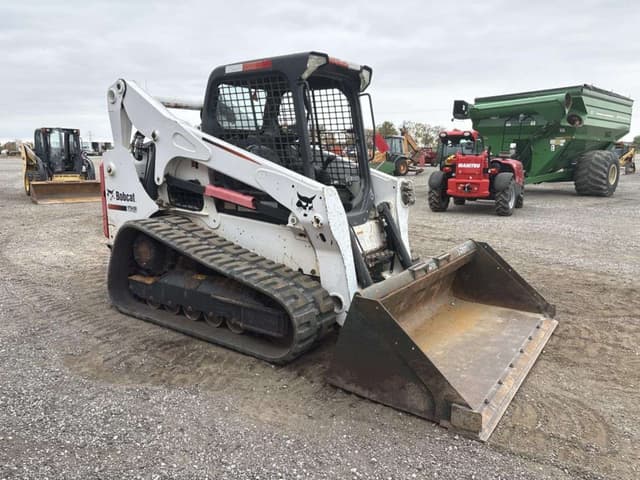 Image of Bobcat T740 equipment image 4
