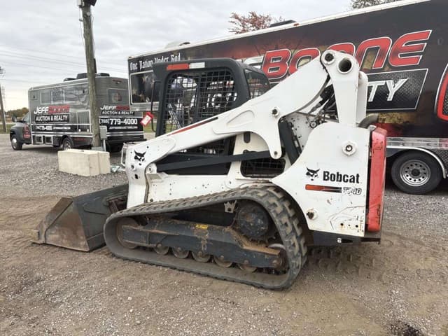 Image of Bobcat T740 equipment image 1