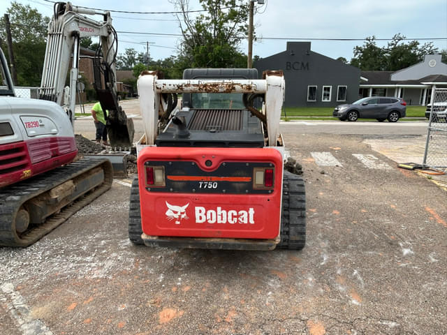 Image of Bobcat T750 equipment image 3