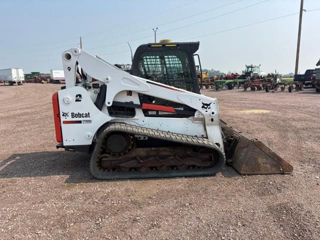 Image of Bobcat T750 equipment image 4