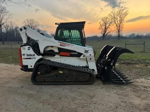Image of Bobcat T870 equipment image 2