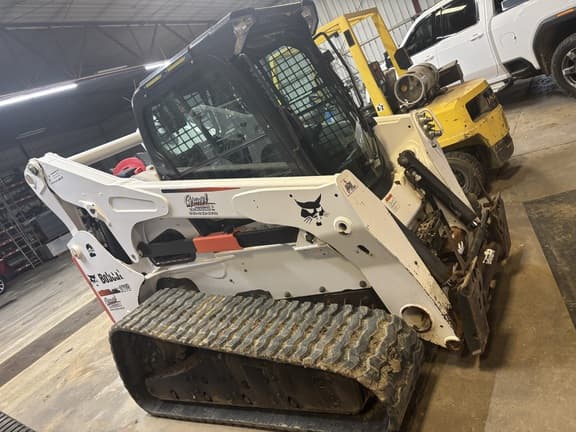 Image of Bobcat T870 equipment image 2