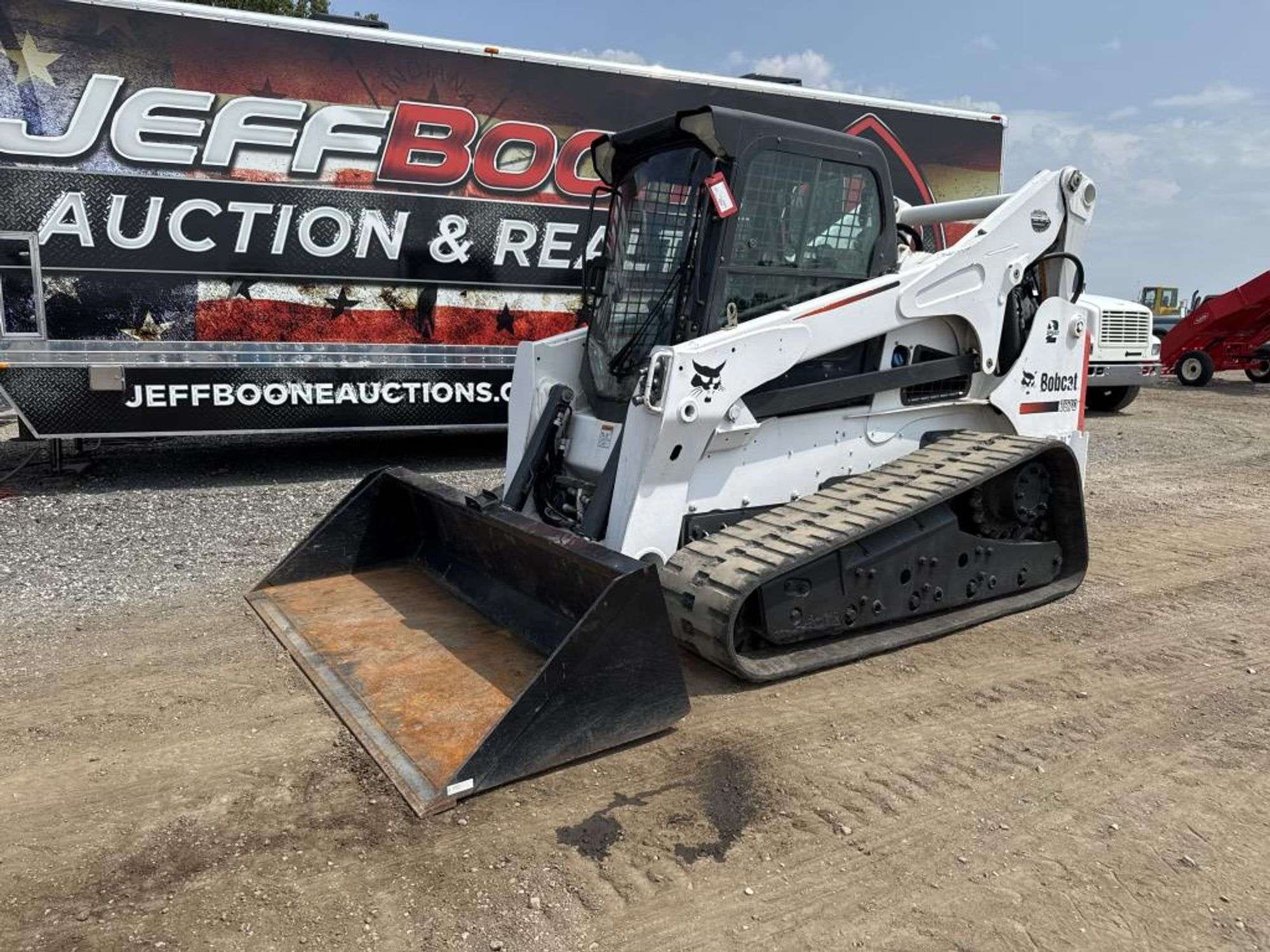 2016 Bobcat T870 Equipment Image0