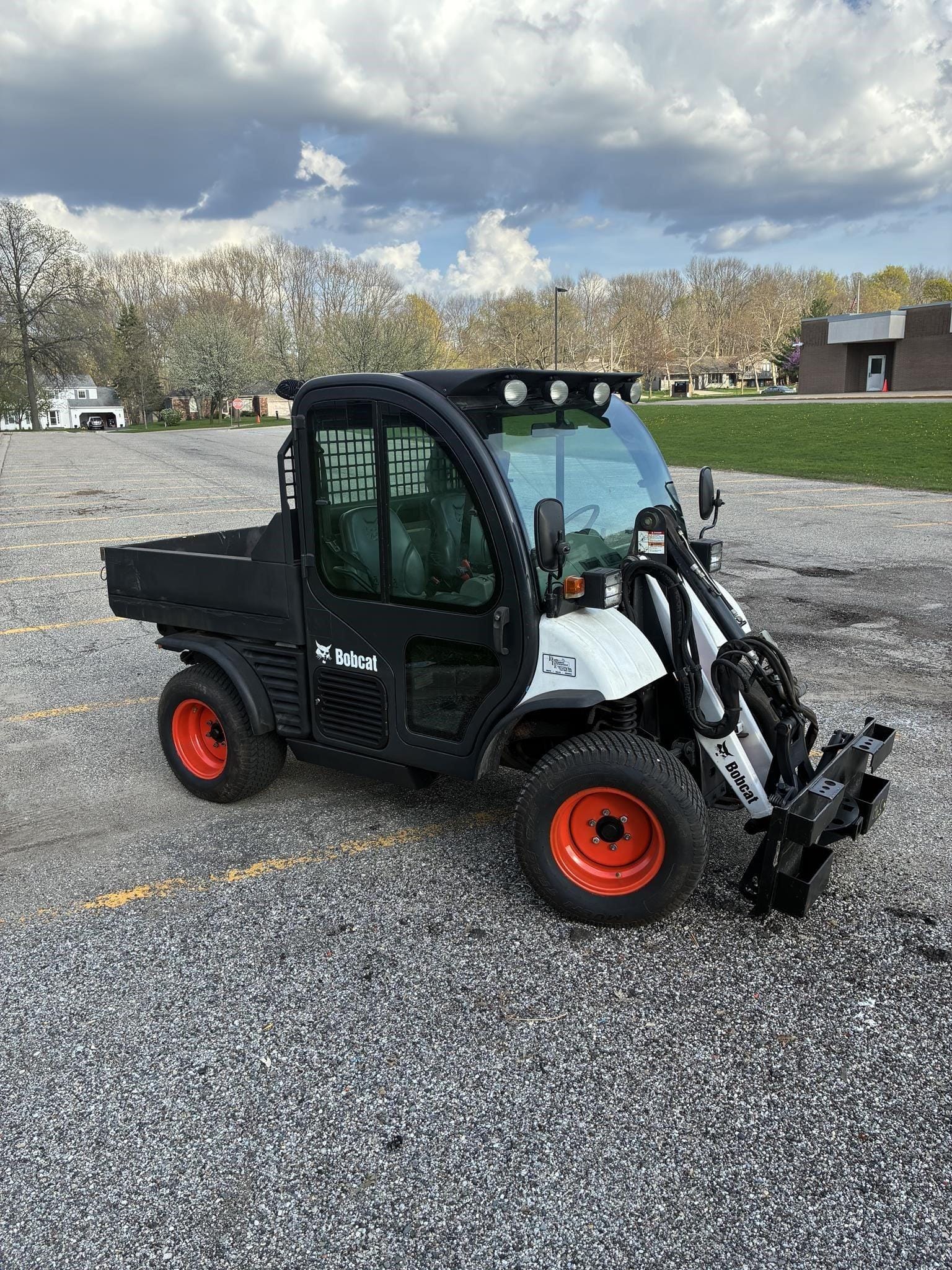 2016 Bobcat Toolcat 5600 Equipment Image0