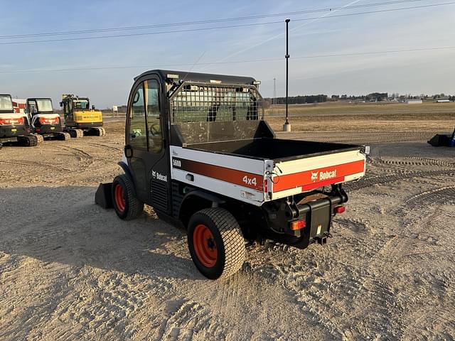 Image of Bobcat Toolcat 5600 equipment image 2