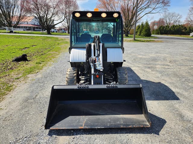 Image of Bobcat Toolcat 5600 equipment image 2