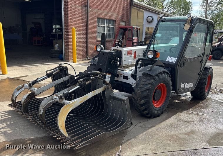 2016 Bobcat V417 Equipment Image0