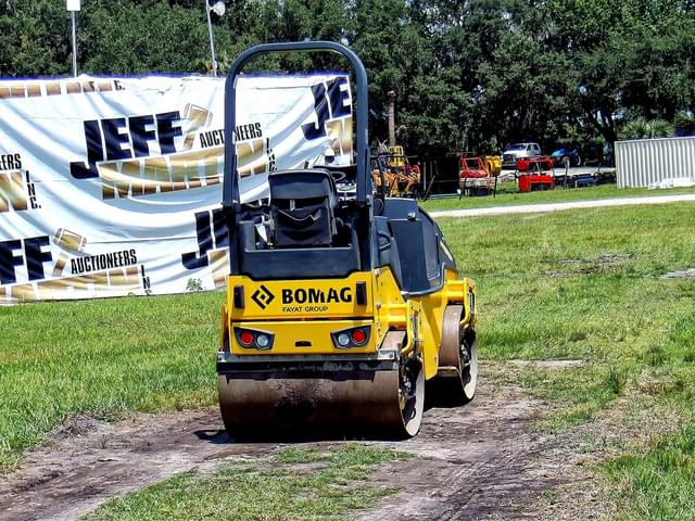 Image of Bomag BW120AD-5 equipment image 3