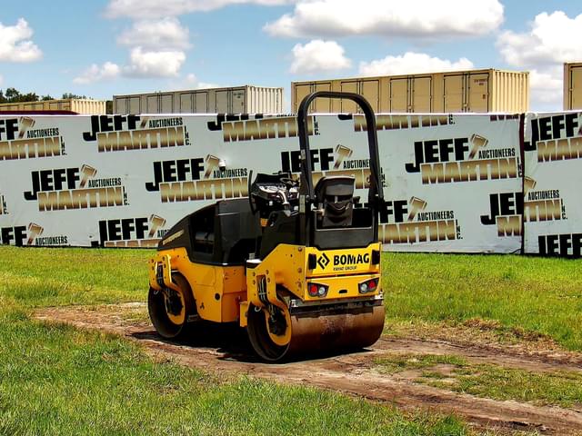 Image of Bomag BW120AD-5 equipment image 4