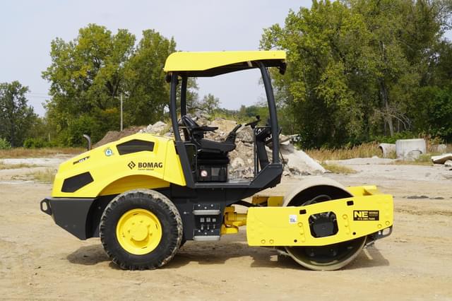 Image of Bomag BW145D-5 equipment image 4